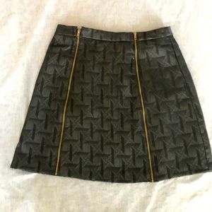 Black zipper skirt